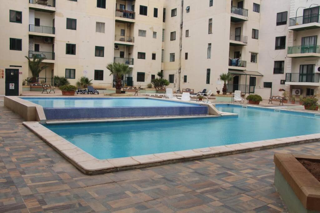 Deluxe Apartment With Pool In The Heart Of St Pauls Bay San Pawl il-Baħar Extérieur photo